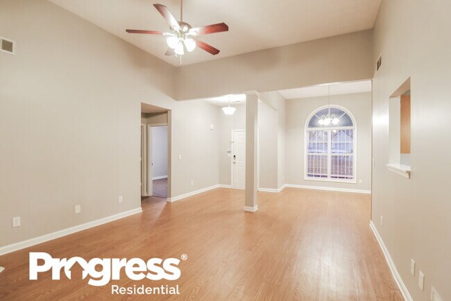 Foto del edificio - 1917 Summit Creek Way