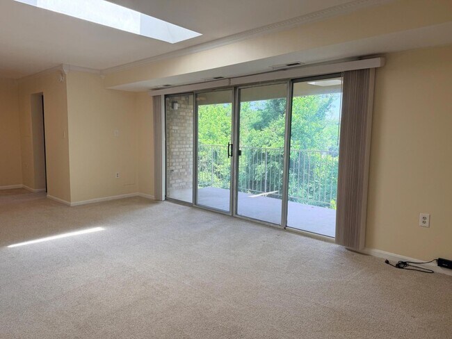 Foto del edificio - 2839 Kalmia Lee Ct