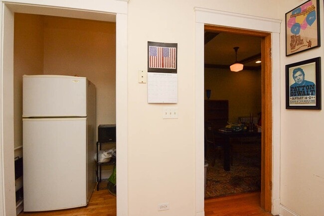 Building Photo - 1244 W Rosedale Ave