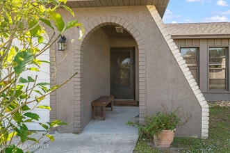 Building Photo - 115 Angelo Rd SE