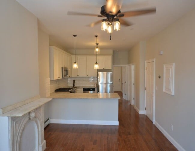 Building Photo - 12 Chelsea St