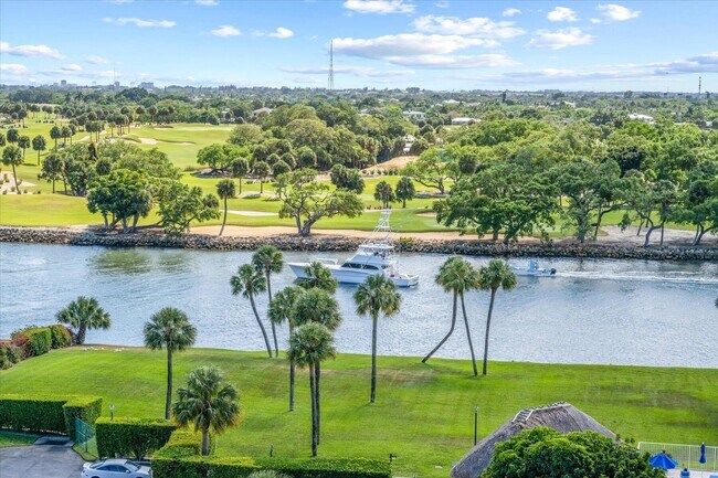 Foto del edificio - 336 Golfview Rd