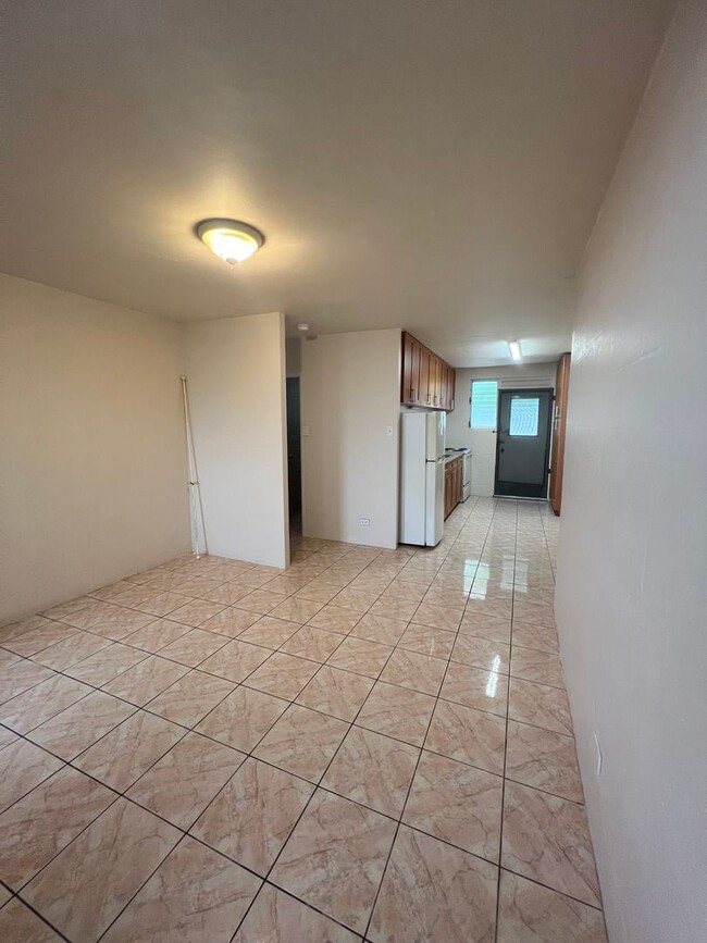 Foto del edificio - 2 bedroom, 1 bath, 1 parking in Makiki!