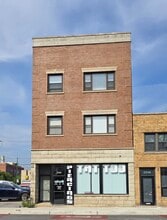 Building Photo - 2350 W Grand Ave