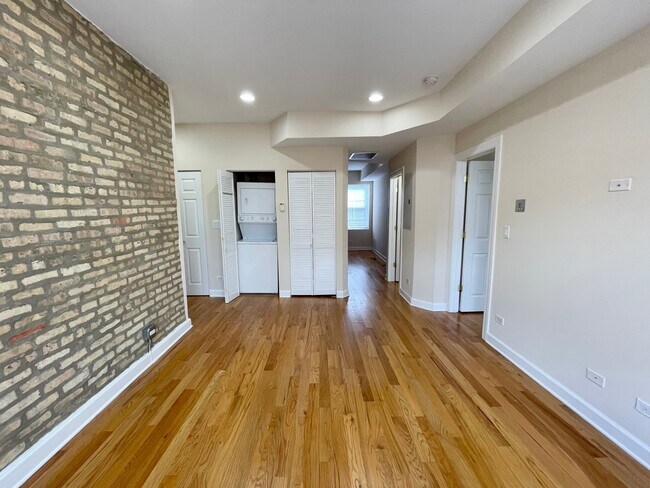 Building Photo - 4607 N Kimball Ave