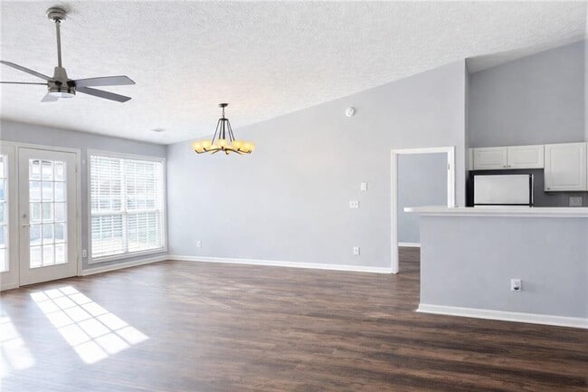 Foto del edificio - 2140 Racquet Club Cir NW