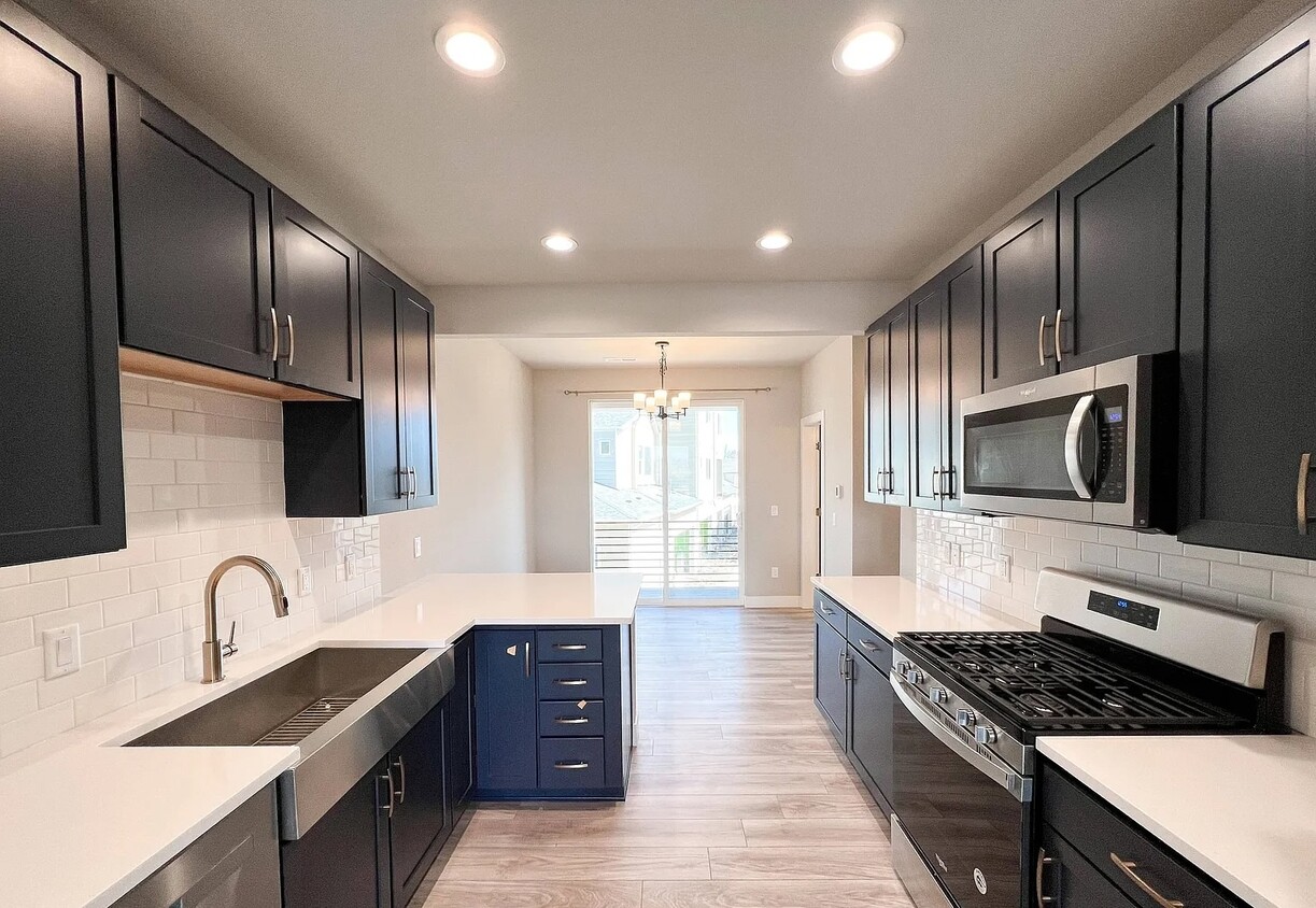 Photo - 888 S Valentia St (Denver, CO)