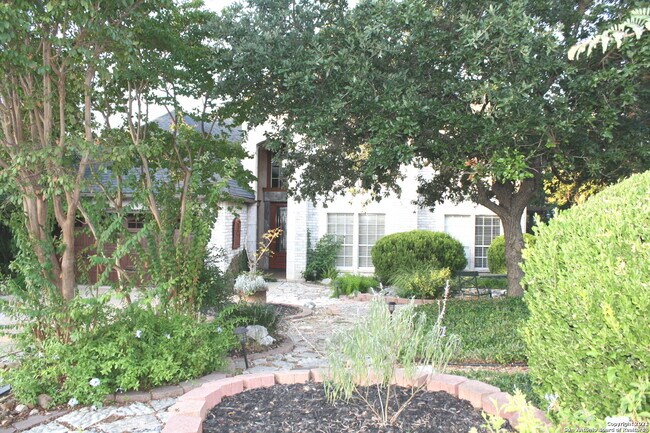 Building Photo - 903 Cap Stone