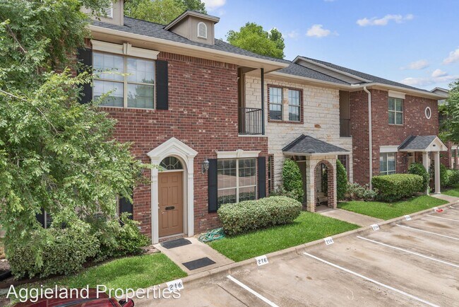 Building Photo - 4 br, 4 bath House - 203 Forest Dr