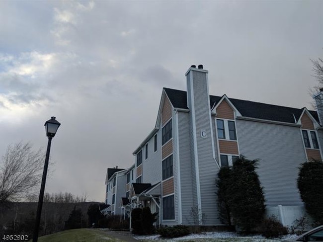 Foto del edificio - 56 Heritage Ln