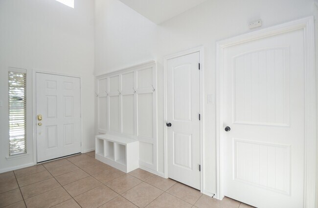 Foto del edificio - 8906 Hostler Dr