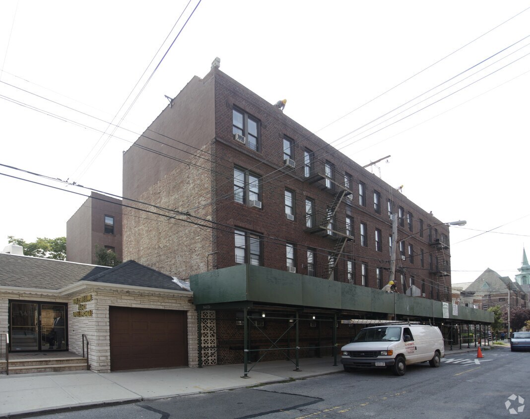 Foto principal - 87-21 87th St