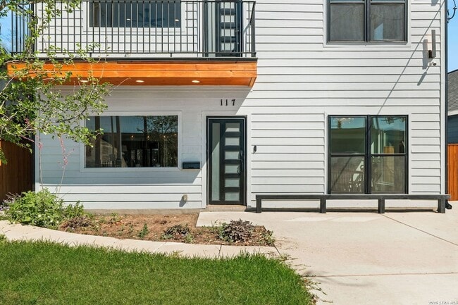 Photo - 117 Carle Avenue Unit House