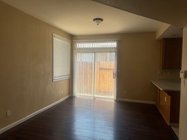 Foto del edificio - Lovely Home Near Power Inn and Mack Road