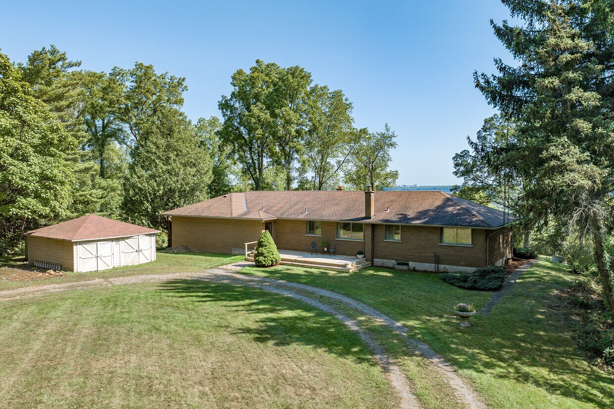 Primary Photo - 42 Hwy 8