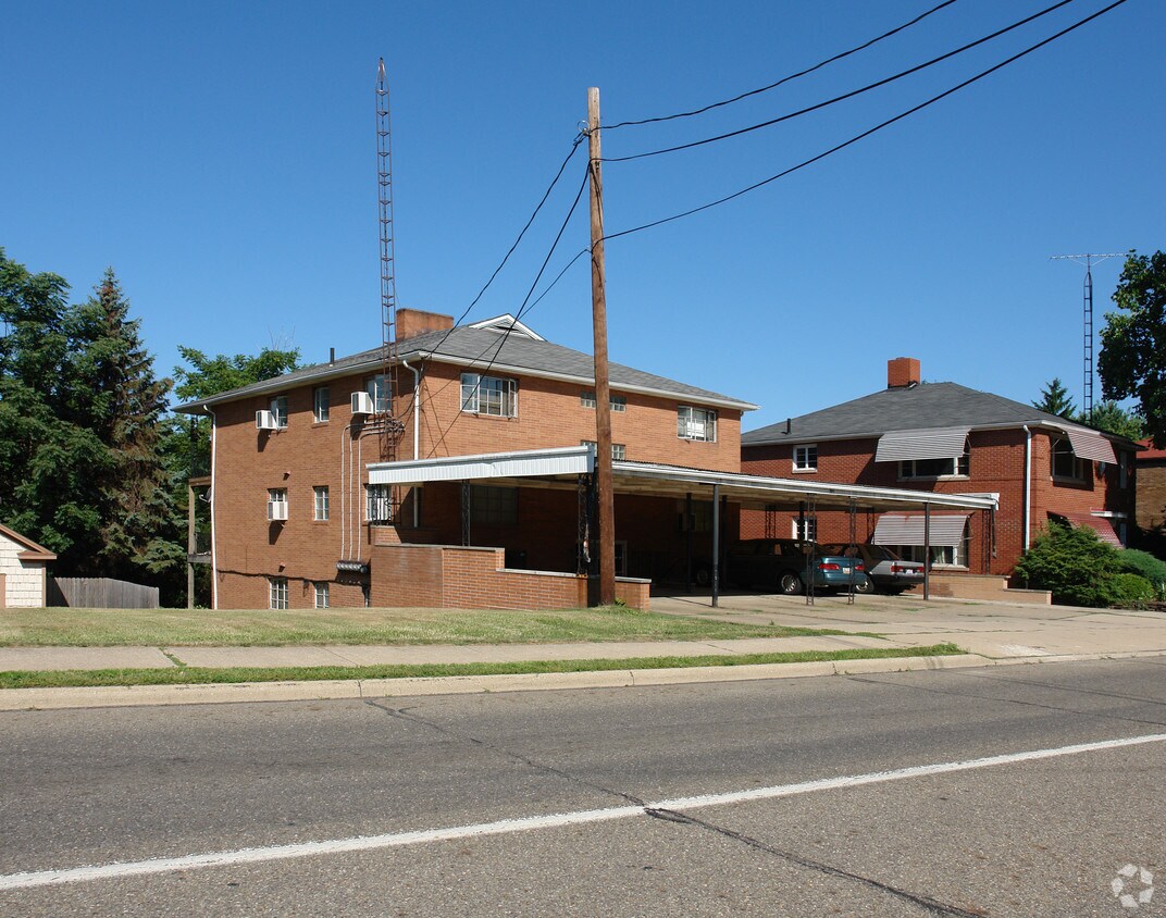 Primary Photo - 1911 Fulton Dr NW