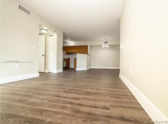 Foto del edificio - 17622 NW 25th Ave