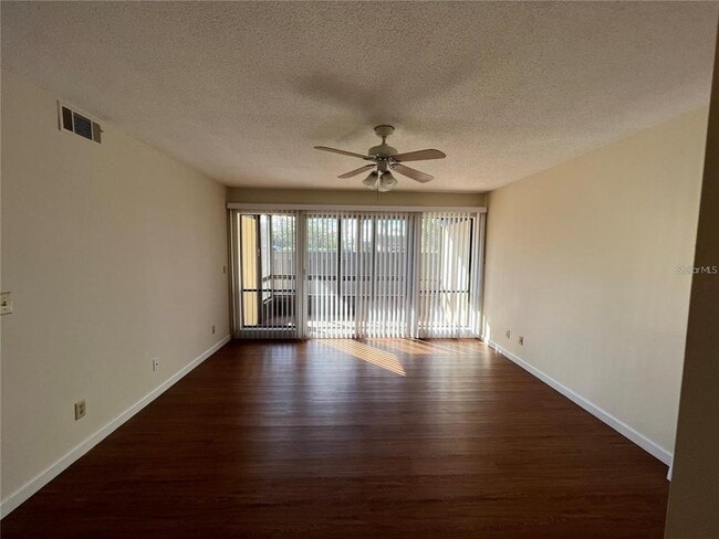 Building Photo - 40 Club House Dr