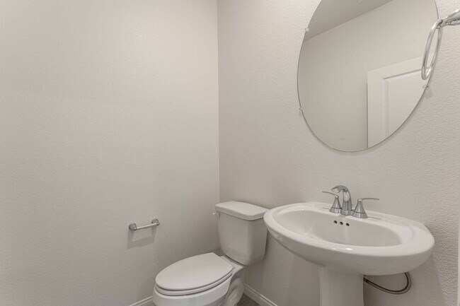 Building Photo - New Build, Prime Location!