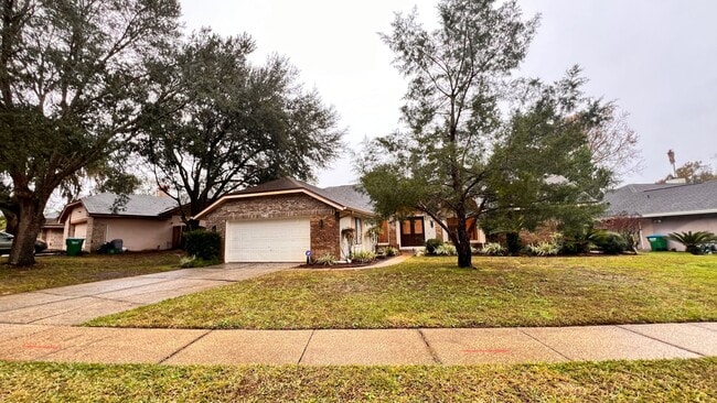 Building Photo - Charming 3-bedroom, 2 -bathroom pet friend...