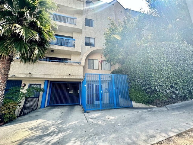Foto del edificio - 1052 S Mariposa Ave