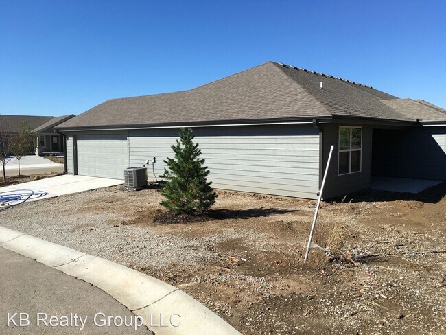 Building Photo - 2 br, 2 bath House - 8116 SE 6th St