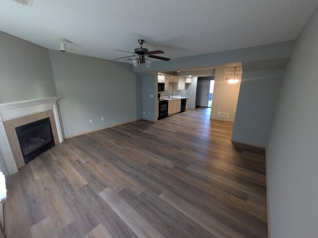 Building Photo - 2013 Hickoryleaf Ln