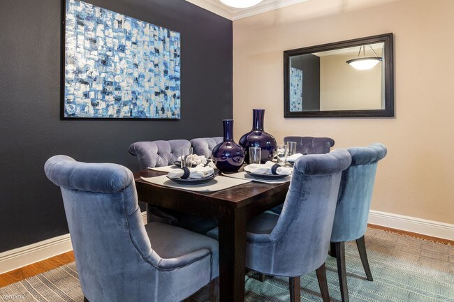 Foto del edificio - 2 br, 1 bath Flat - 5601 West Loop S