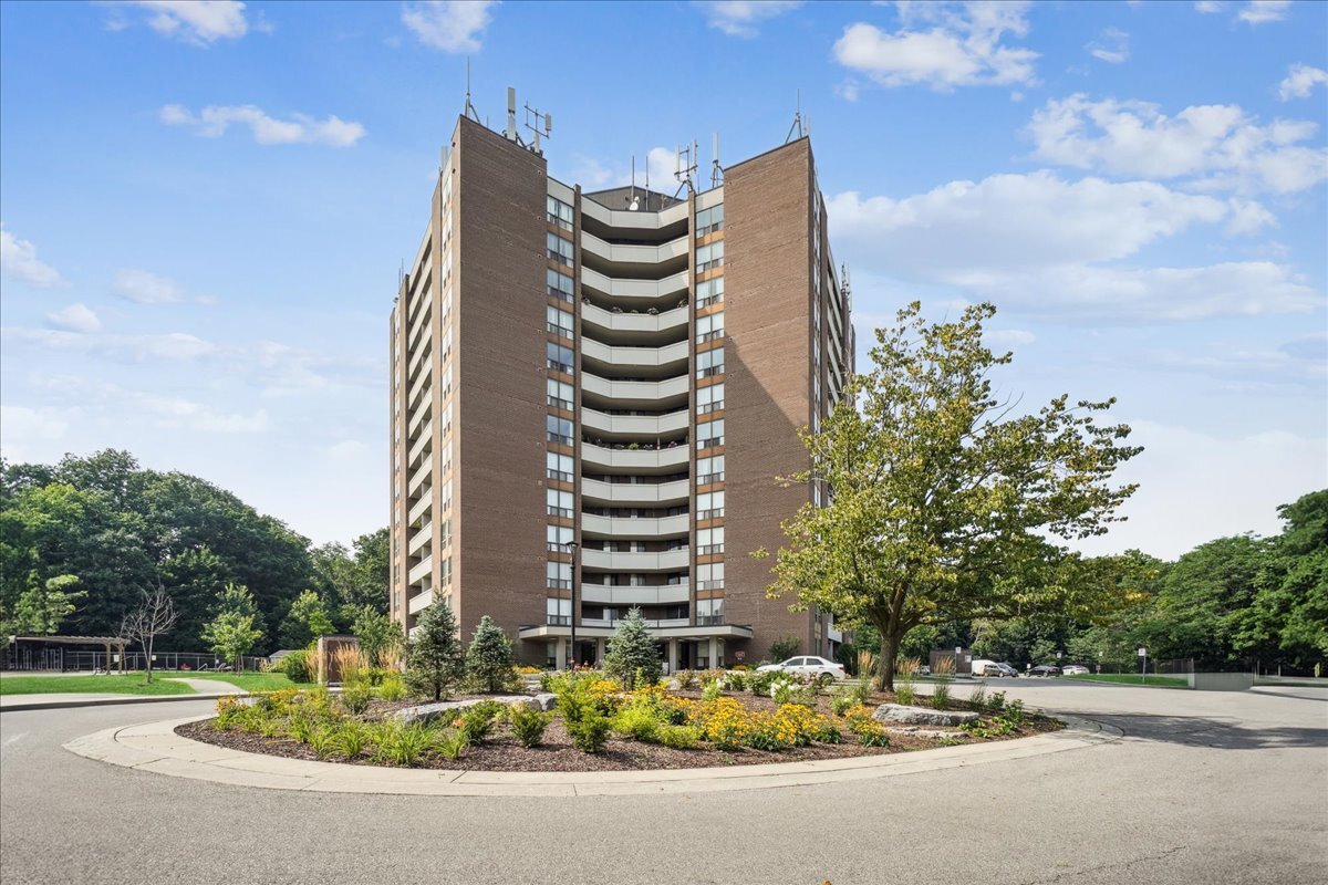 Primary Photo - Rathburn Apartments