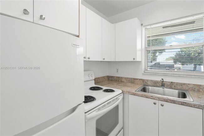 Foto del edificio - 856 SW 10th St