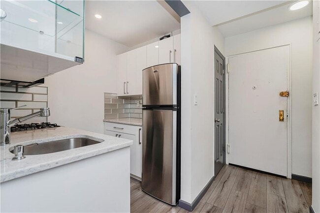 Building Photo - 1237 Avenue Z