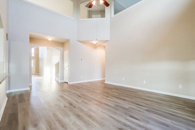 Foto del edificio - 3015 Rose Trace Dr