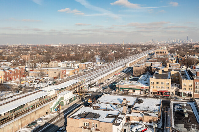 Aerial Photo - 5500-5510 W Lake St