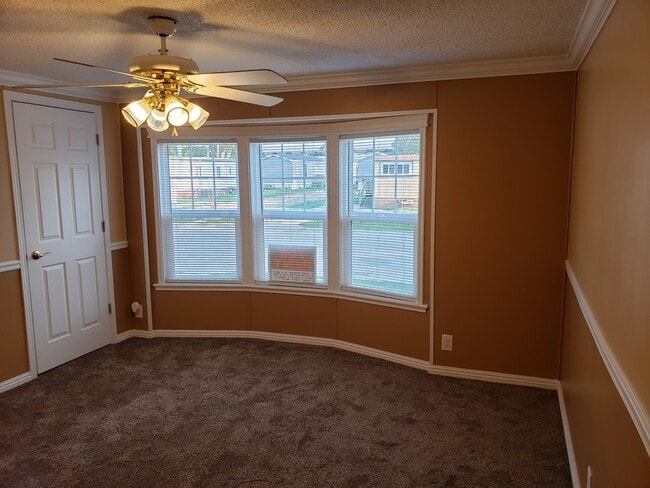 Building Photo - 3030-3012 12th Ave