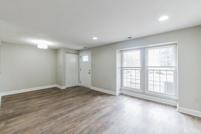 Foto del edificio - 3 bedroom 2.5 bathroom townhome for rent
