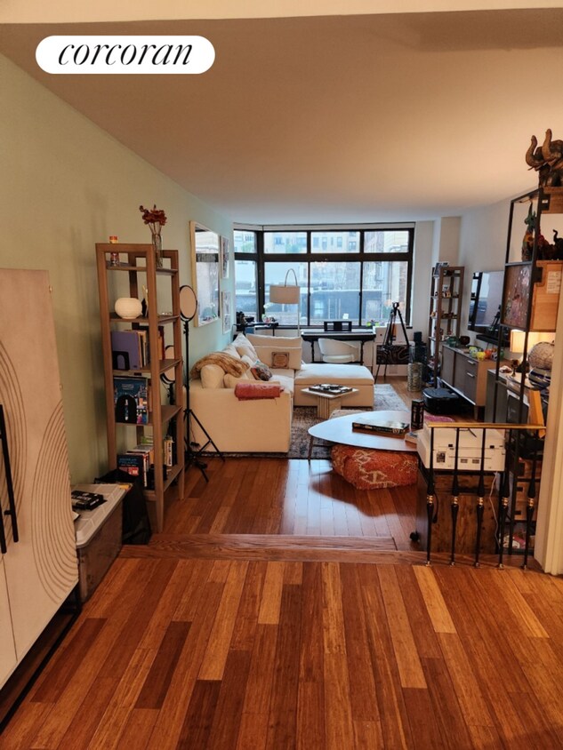 Foto principal - 145 E 81st St