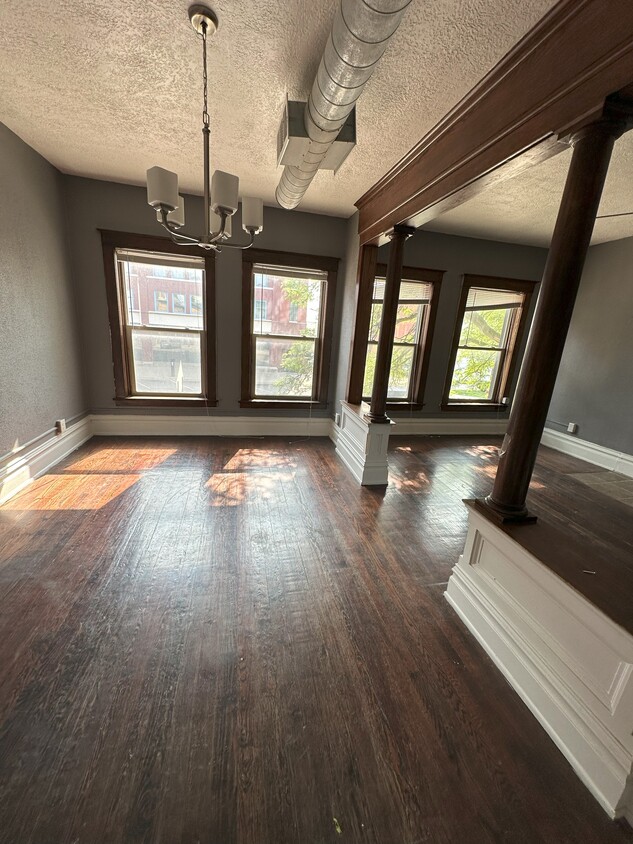 Building Photo - 406 S Washington Ave