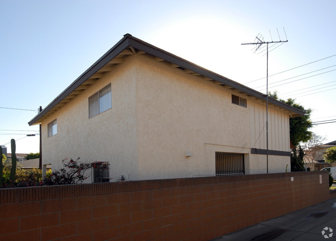 Foto del edificio - 9523 Cedar St