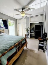 Building Photo - 845 S Highland Dr