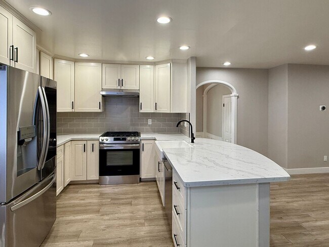 Building Photo - Stunning 4 Bedroom 3 Bath Home in Campbell