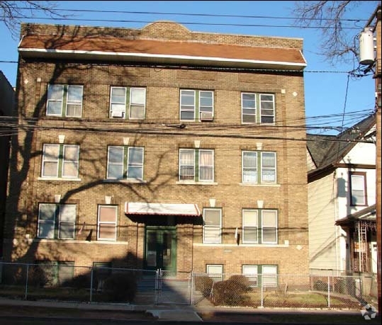 Building Photo - 309-311 Verona Ave