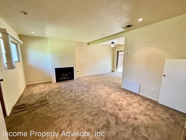Building Photo - 2 br, 1.5 bath House - 720 N. Mollison Ave...