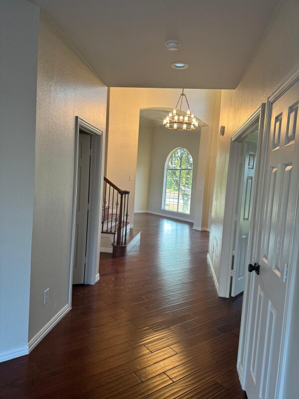 Building Photo - 4012 Mayflower Ln