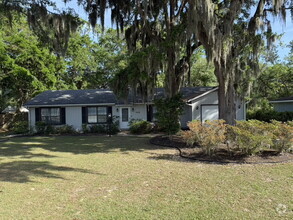 Building Photo - 3008 Cedarbrook St