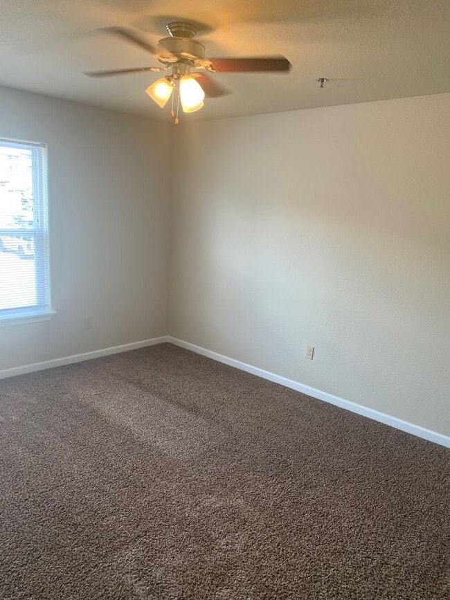 Foto del edificio - Beautiful 2 bedroom with a balcony!