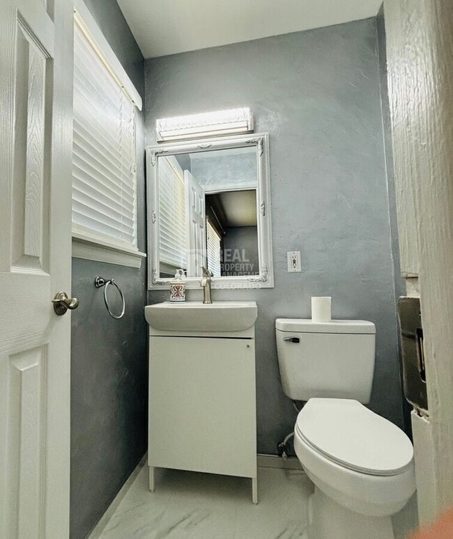 Building Photo - 9301 Julian Way