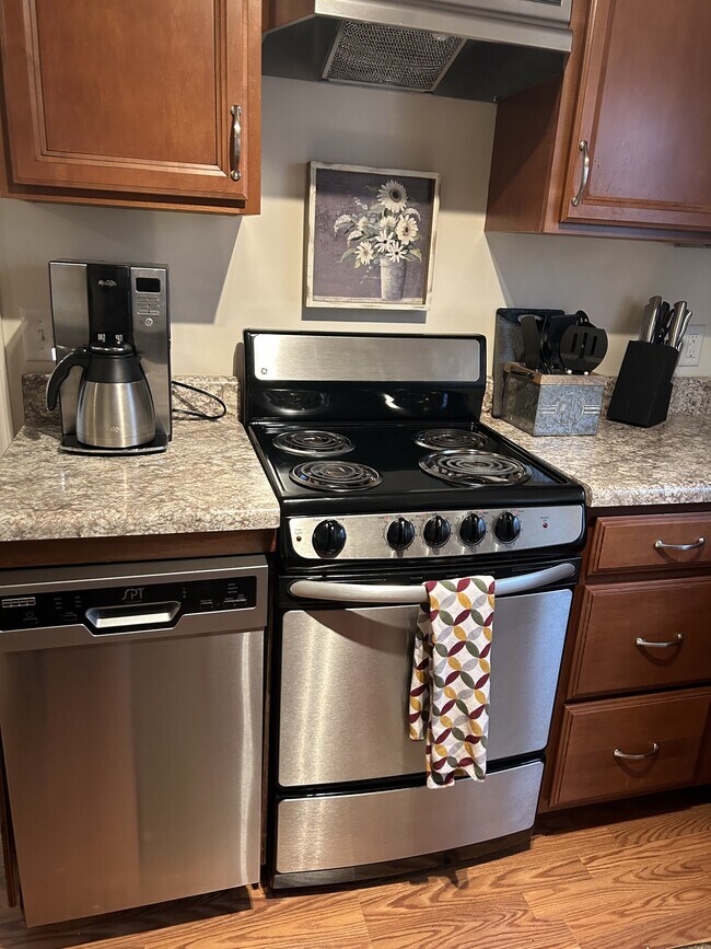Building Photo - 3157 Esquire Dr