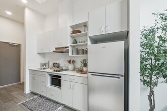 Building Photo - Koz at Othello Station