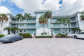 Building Photo - 1280 Blue Point Ave