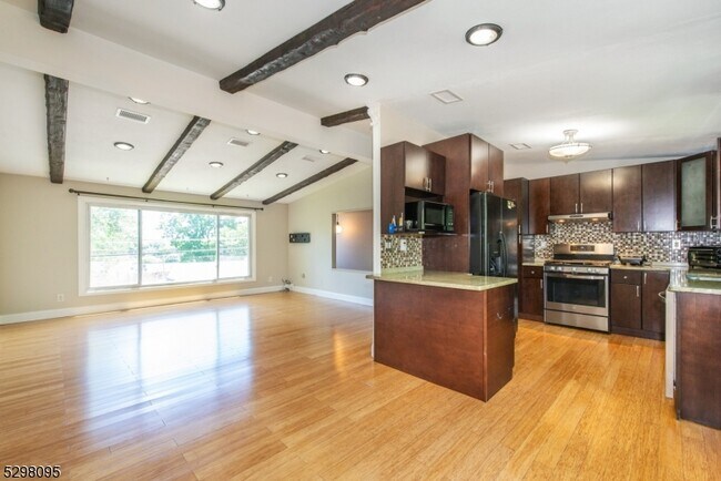 Foto del edificio - 19 Southwynde Dr